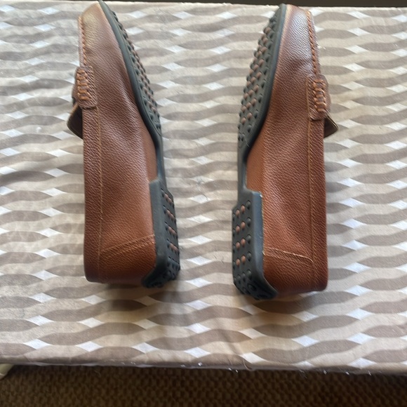 Kelly & Katie Leather Tan Loafers - Picture 2 of 5